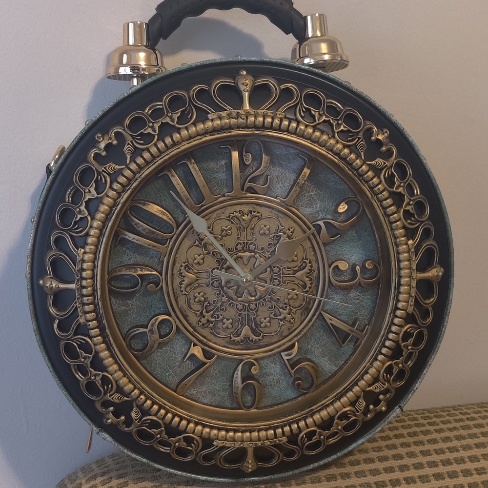 Purse - Picture 2 of 6